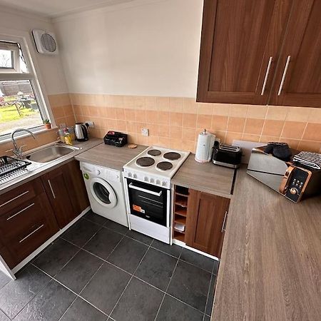 Semi-Detached Chalet - Uddingston, Glasgow Ngoại thất bức ảnh