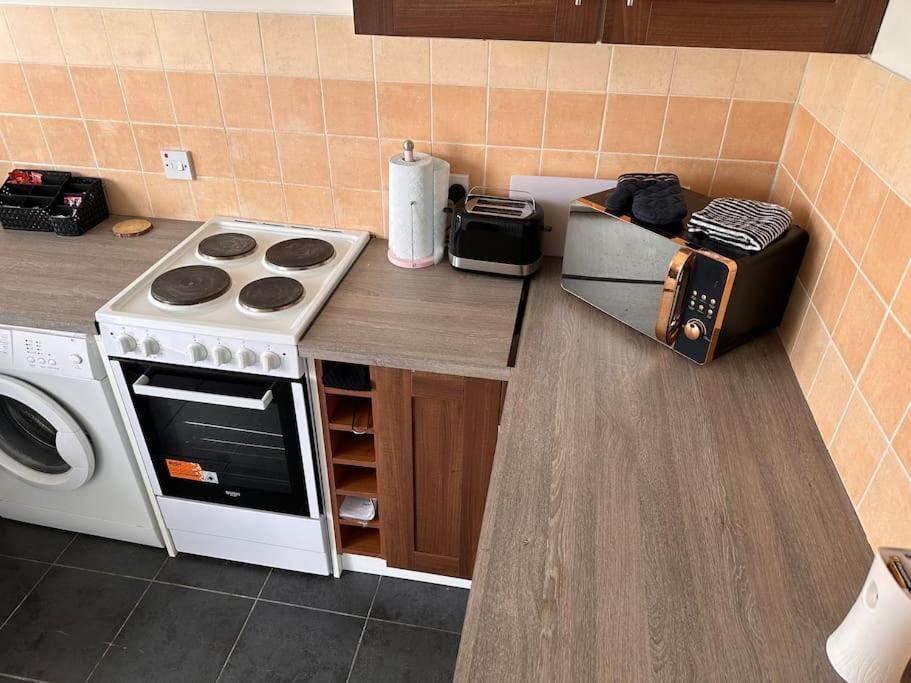 Semi-Detached Chalet - Uddingston, Glasgow Ngoại thất bức ảnh