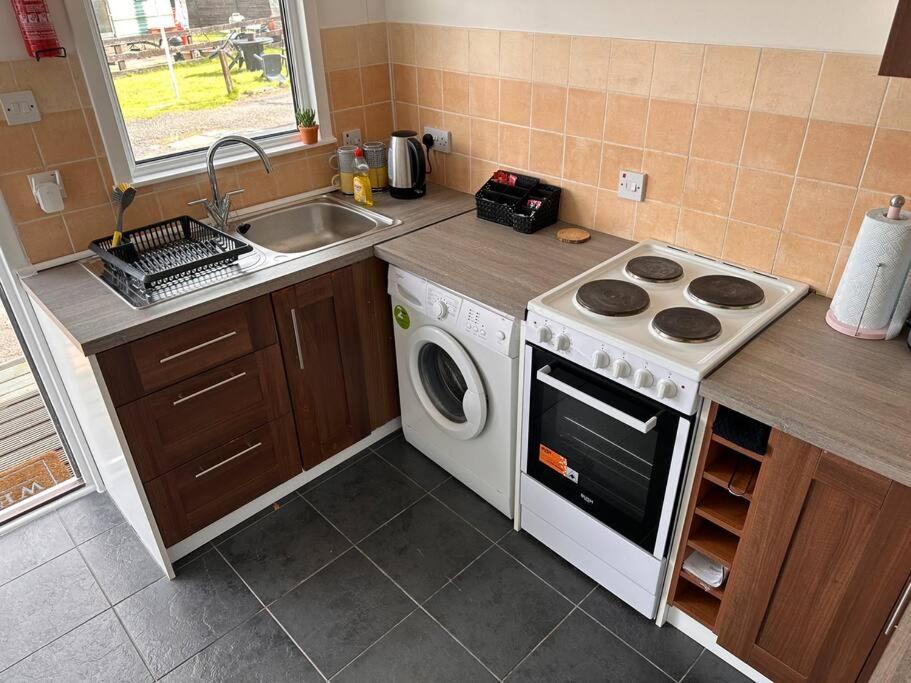 Semi-Detached Chalet - Uddingston, Glasgow Ngoại thất bức ảnh
