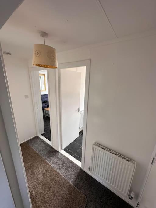 Semi-Detached Chalet - Uddingston, Glasgow Ngoại thất bức ảnh