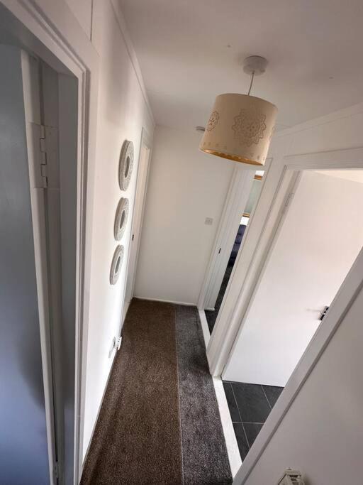 Semi-Detached Chalet - Uddingston, Glasgow Ngoại thất bức ảnh