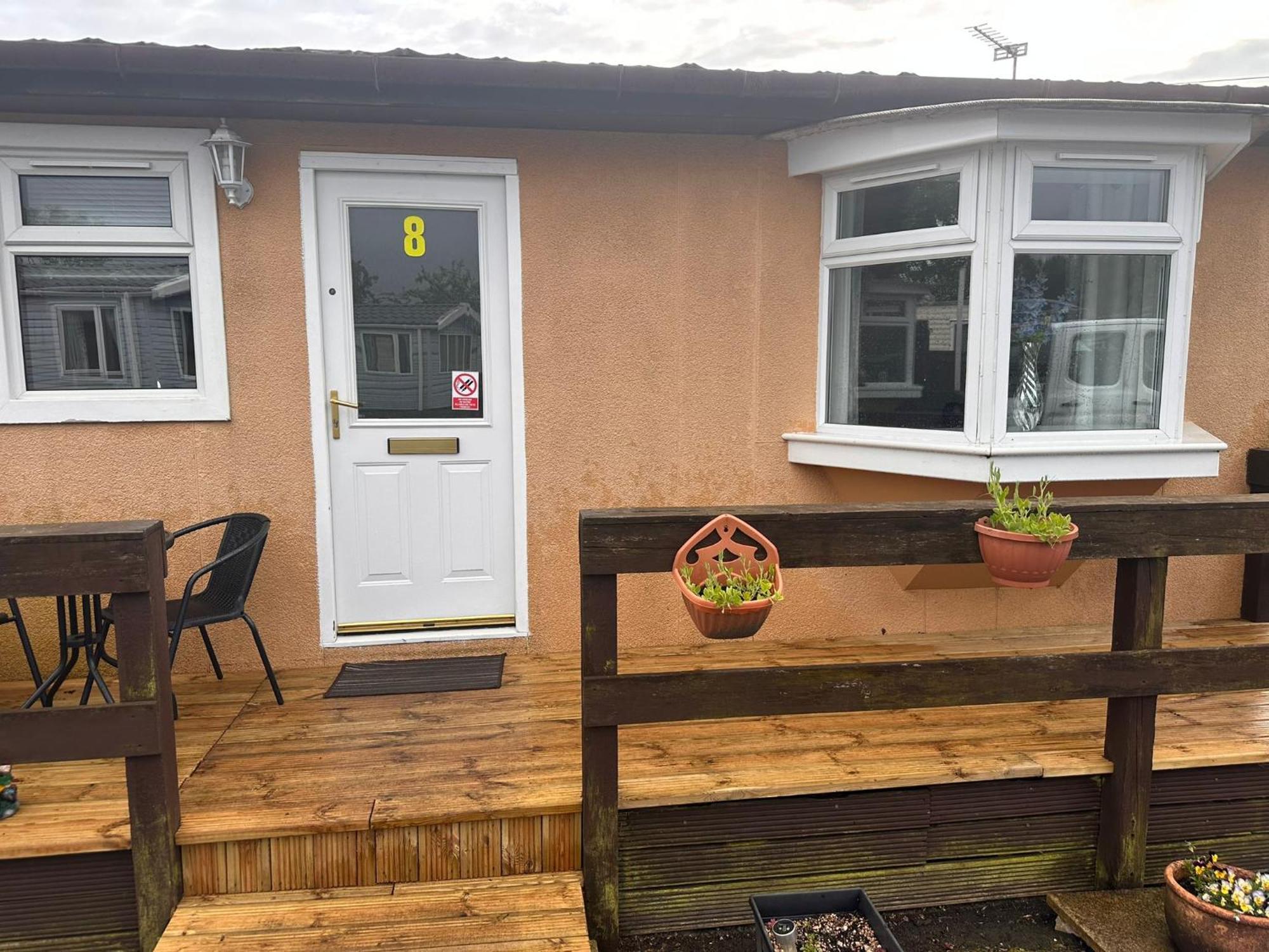 Semi-Detached Chalet - Uddingston, Glasgow Ngoại thất bức ảnh